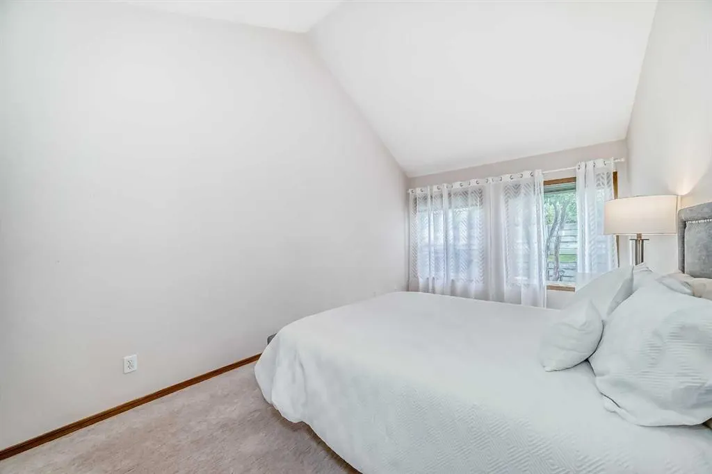 162 Somervale Point SW