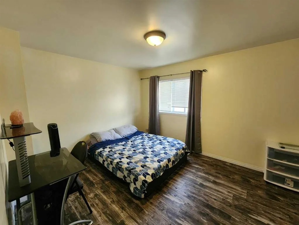 4719 33 Street, #402