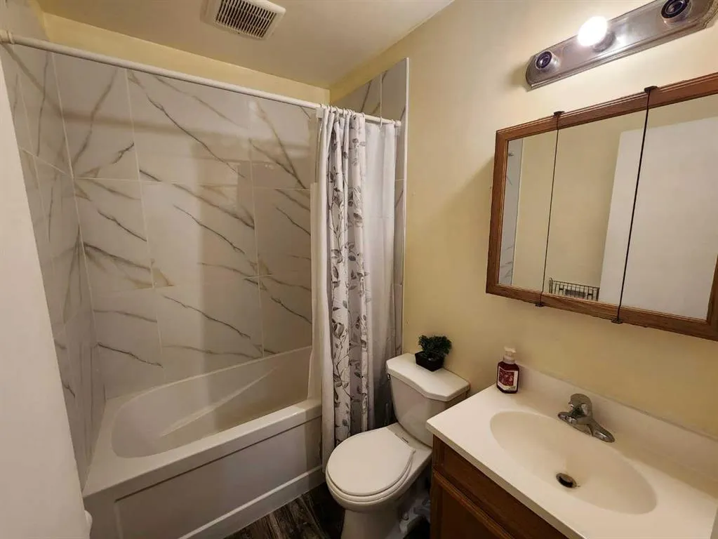 4719 33 Street, #402