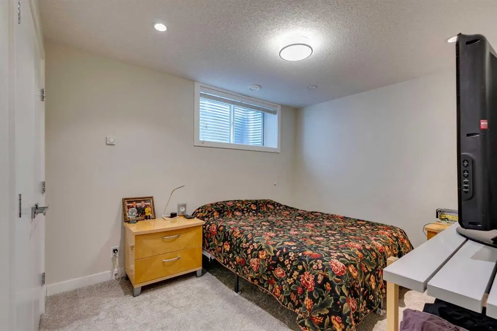 2018B 26A Street SW