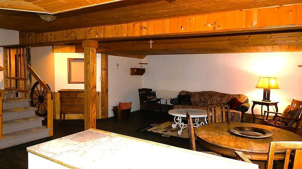 215 Willow Road