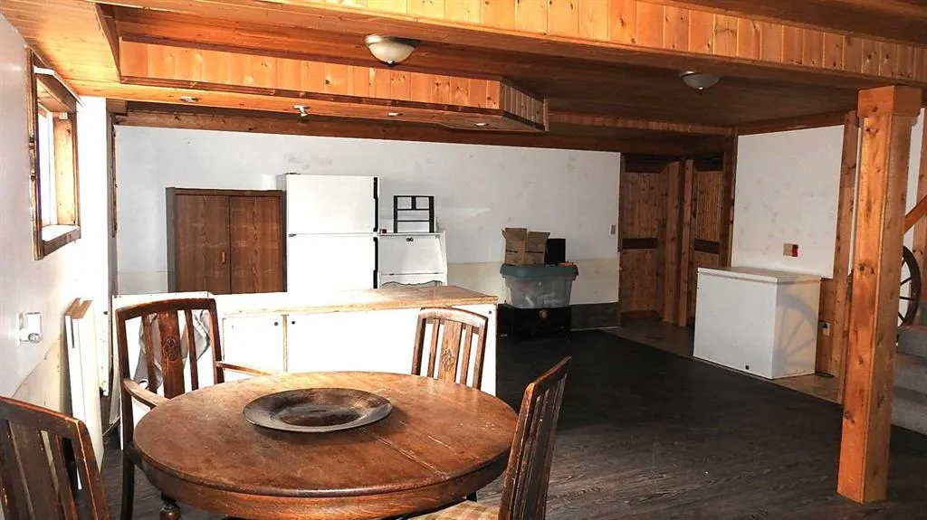 215 Willow Road