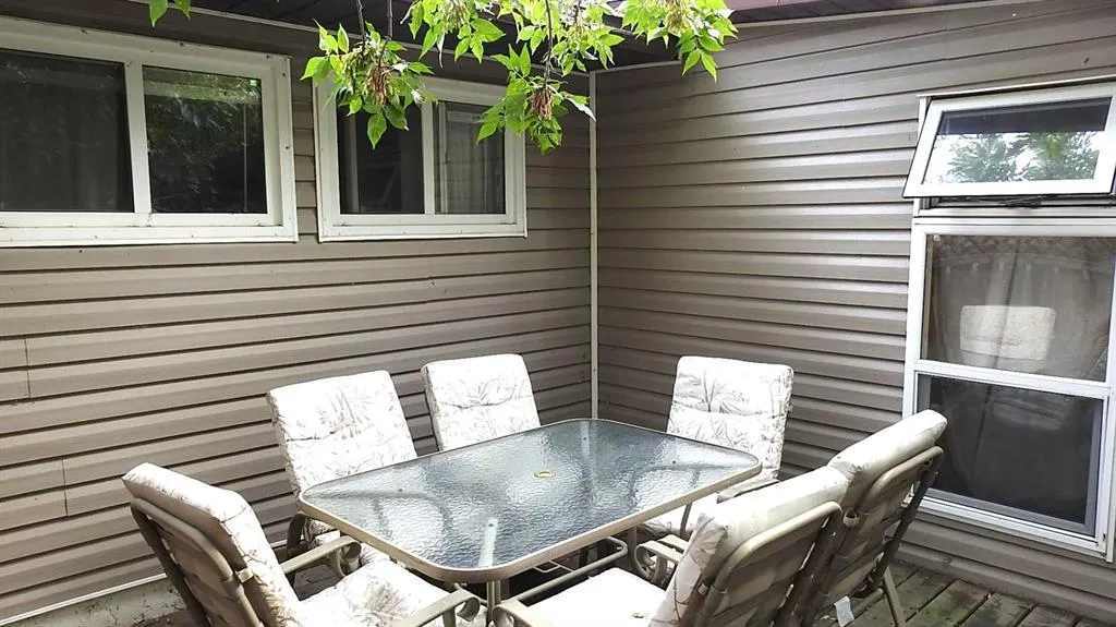 215 Willow Road