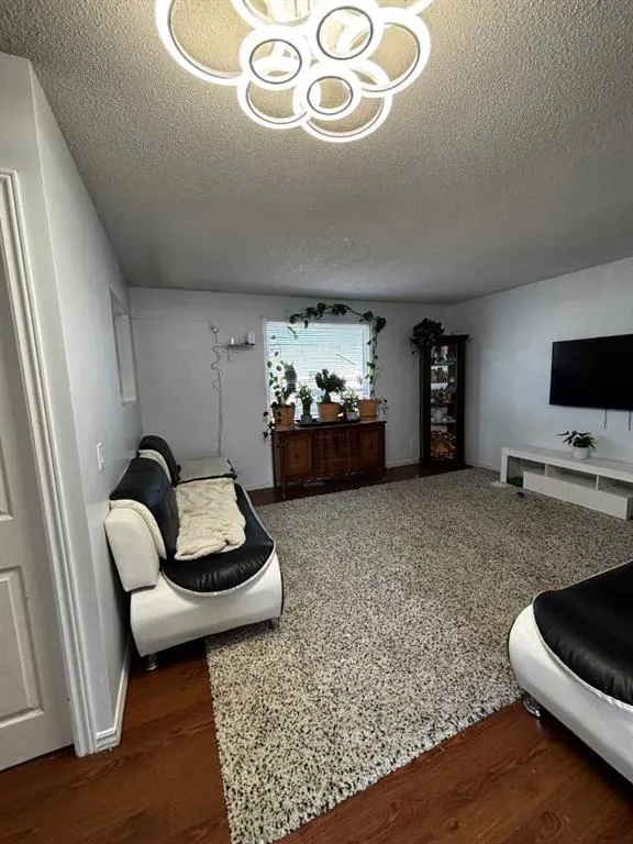 56 Holmes Street, #239