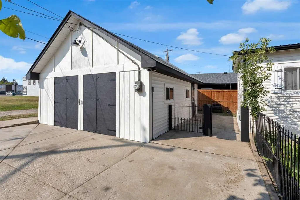 233 1 Street