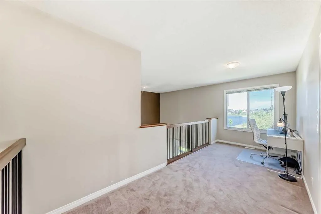 325 West Lakeview Drive