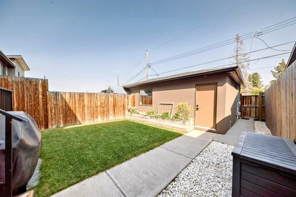 2808 39 Street SW