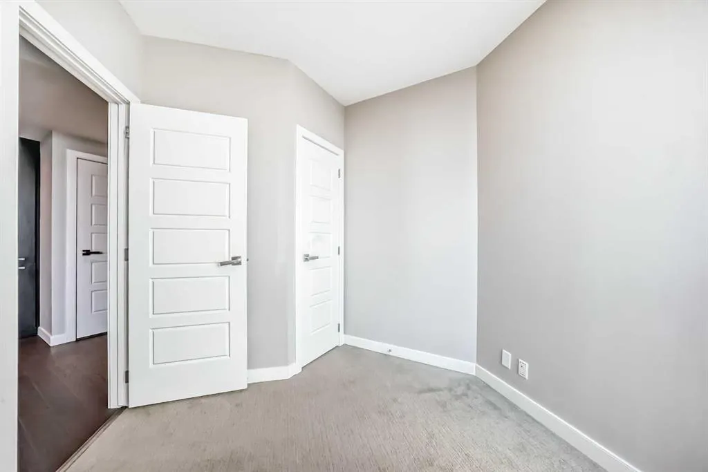 225 11 Avenue SE, #2304