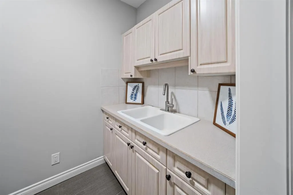187 Gleneagles View