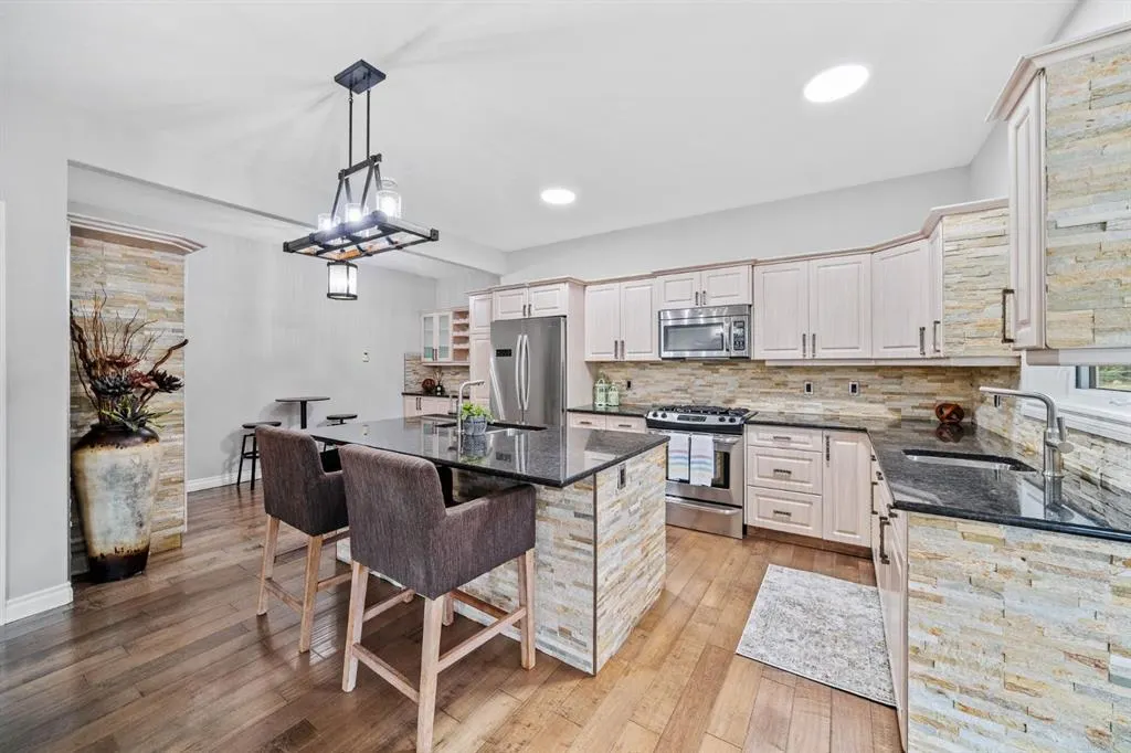 187 Gleneagles View