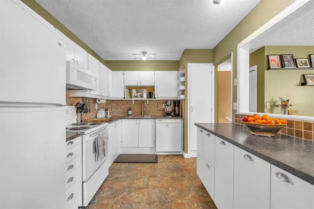 70 Ranch Glen Drive NW