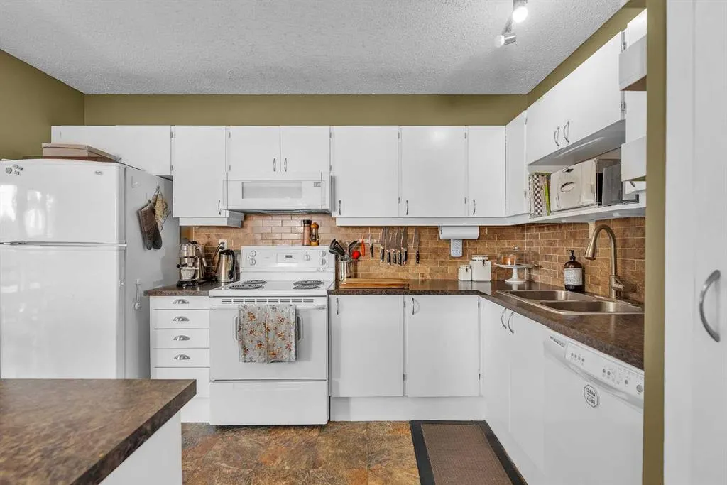 70 Ranch Glen Drive NW