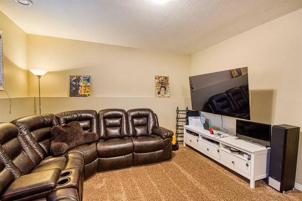 10942 O'Brien Lake Crescent
