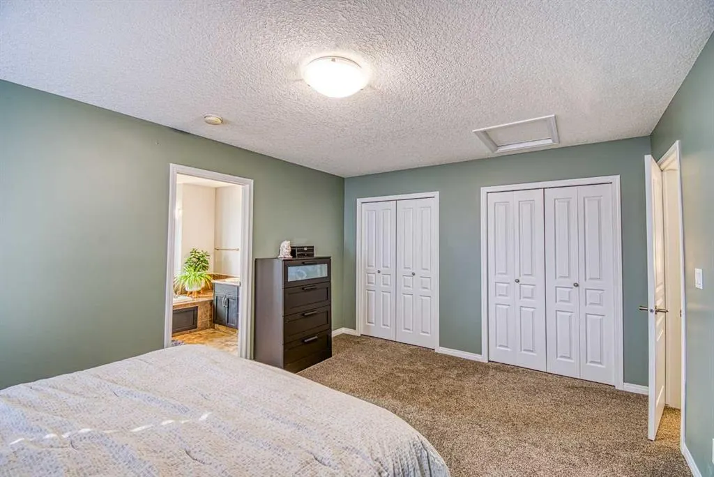 10942 O'Brien Lake Crescent