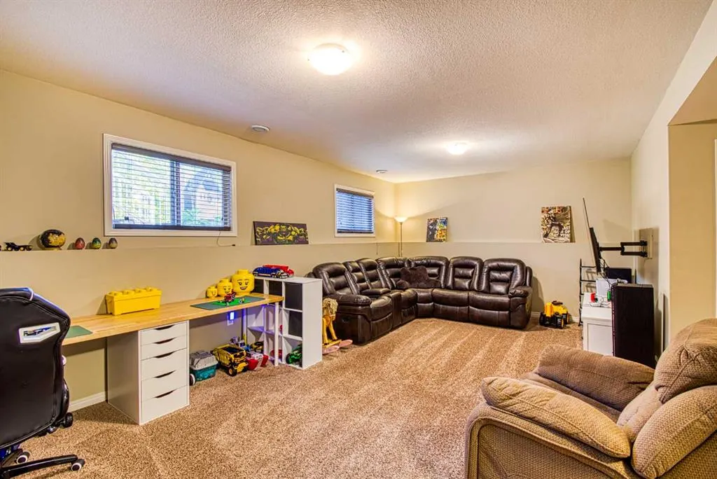 10942 O'Brien Lake Crescent