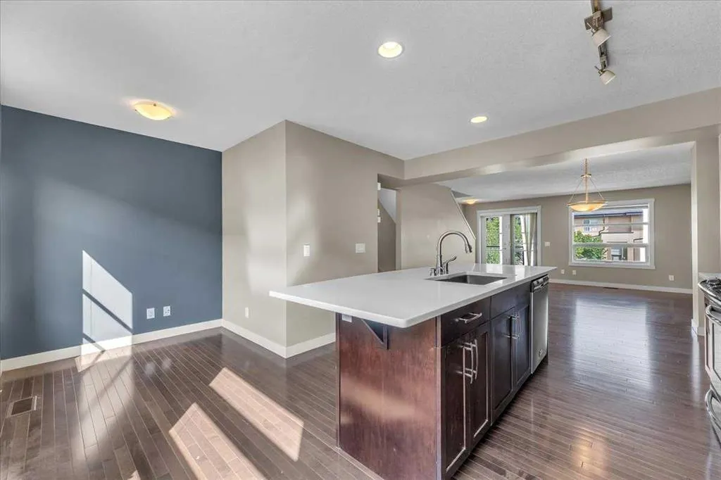 25 Aspen Hills Green SW