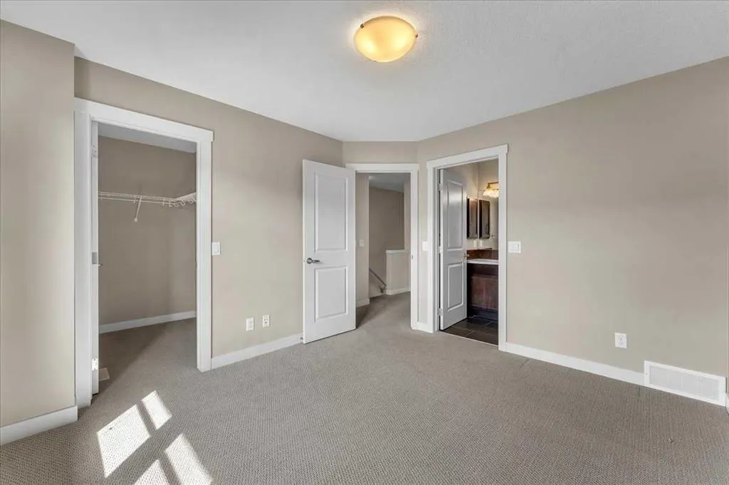 25 Aspen Hills Green SW