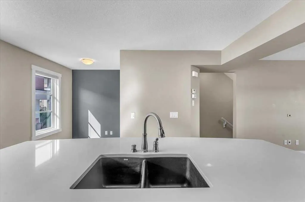 25 Aspen Hills Green SW