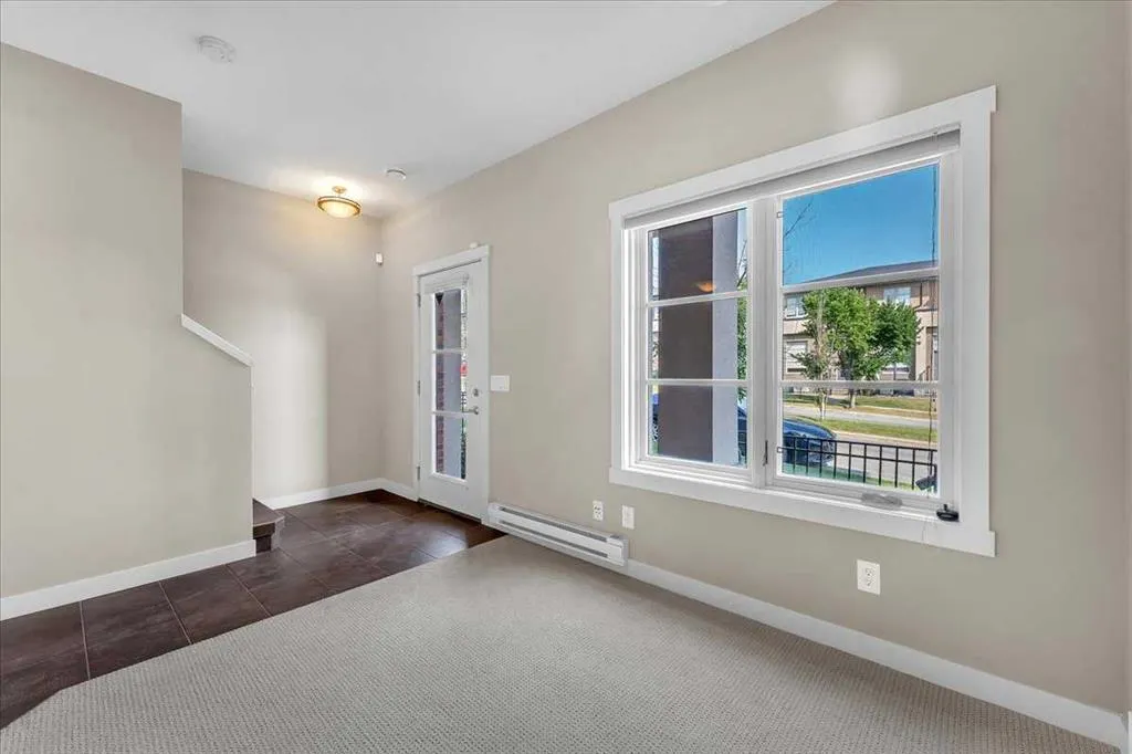 25 Aspen Hills Green SW
