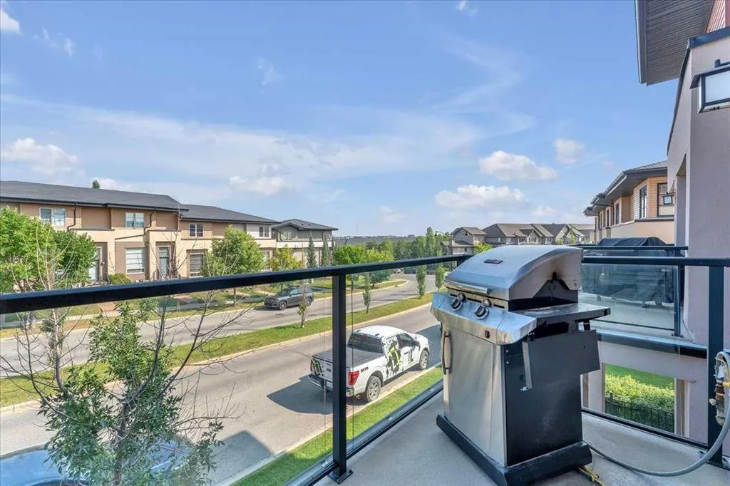 25 Aspen Hills Green SW