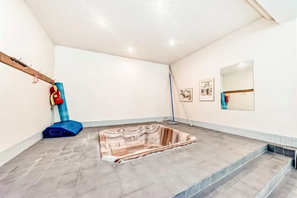 131 Varsity Estates Terrace NW