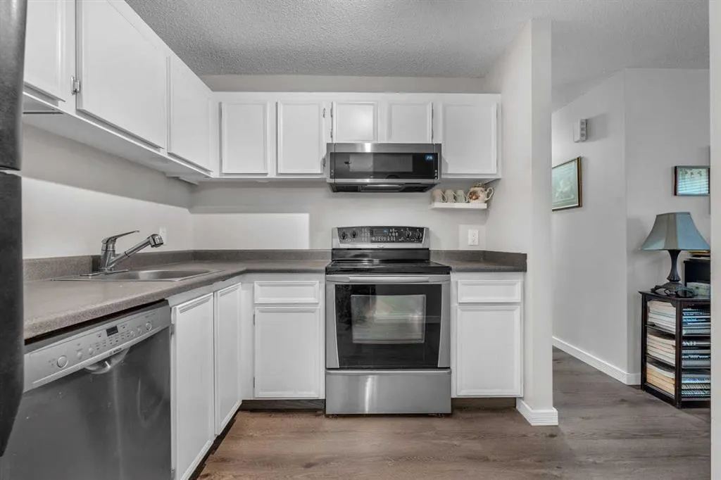 71 Cedar Springs Gardens SW
