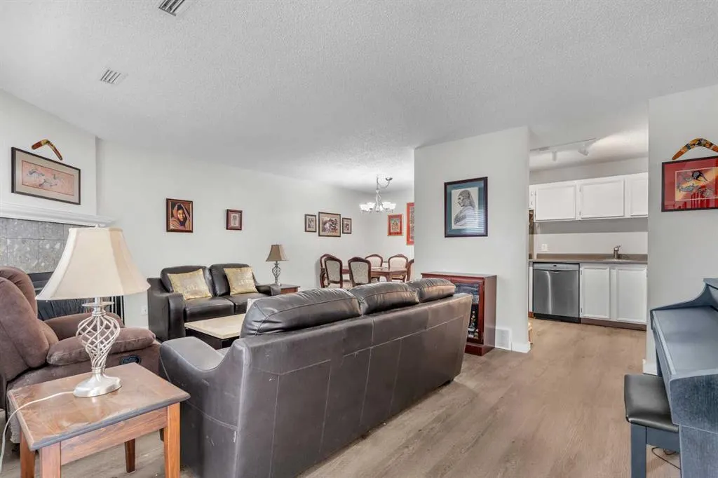 71 Cedar Springs Gardens SW