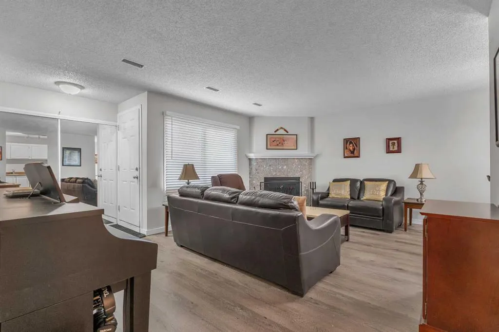 71 Cedar Springs Gardens SW