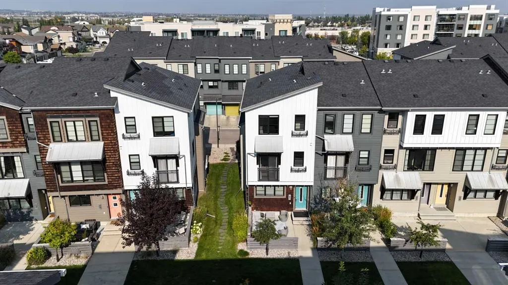 62 Walden Walk SE