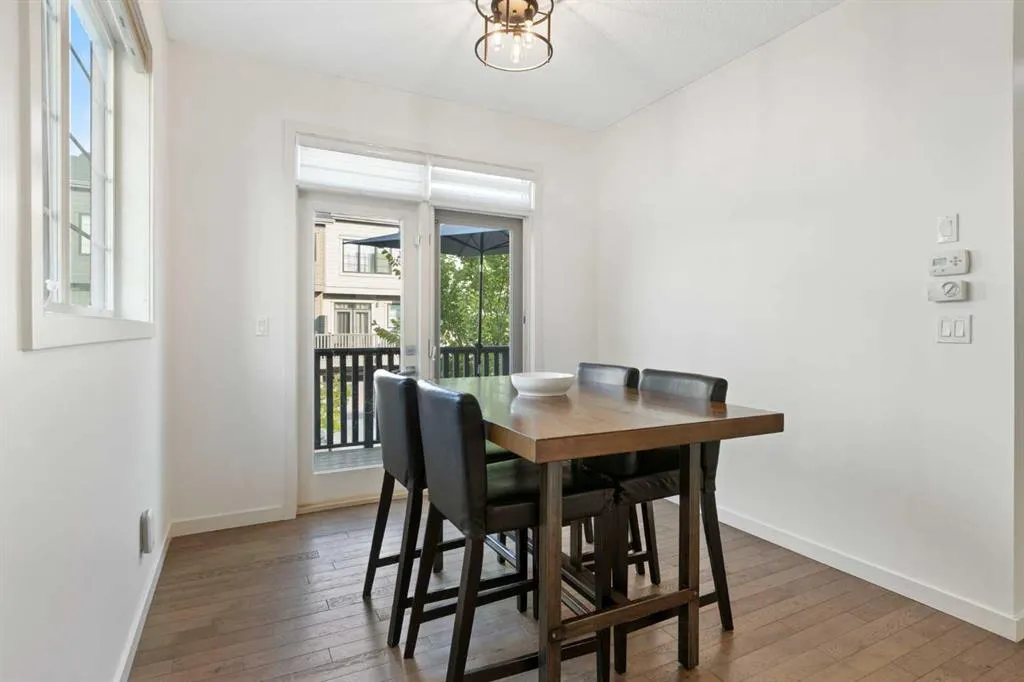 62 Walden Walk SE