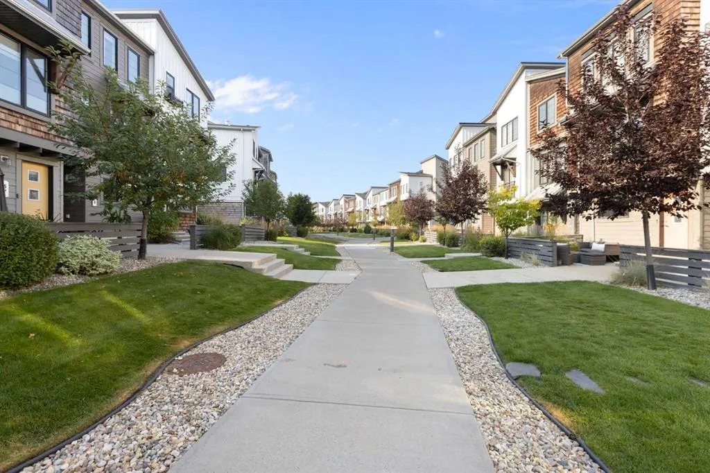62 Walden Walk SE