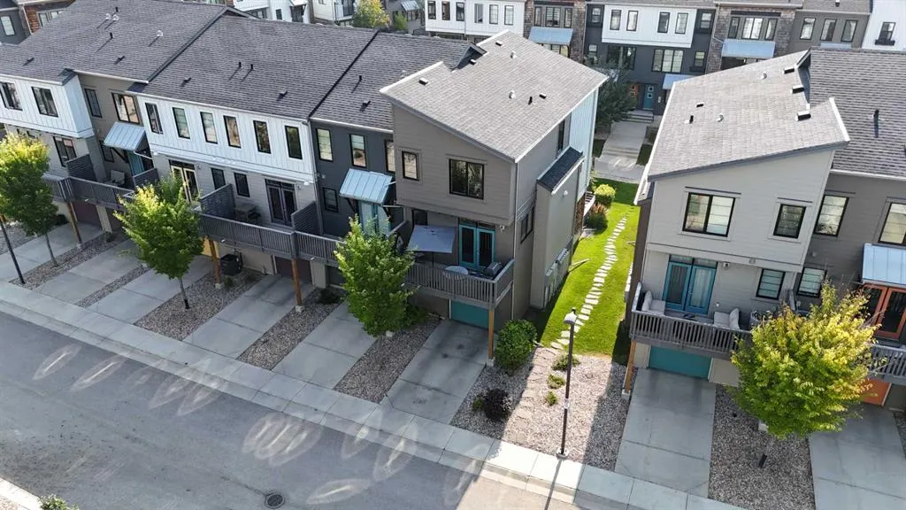62 Walden Walk SE