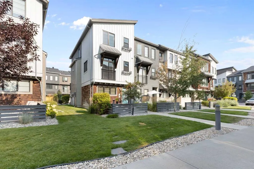 62 Walden Walk SE