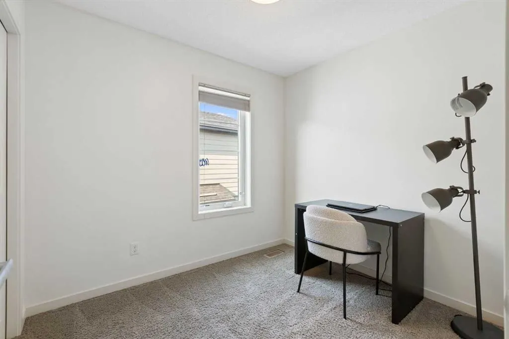 62 Walden Walk SE