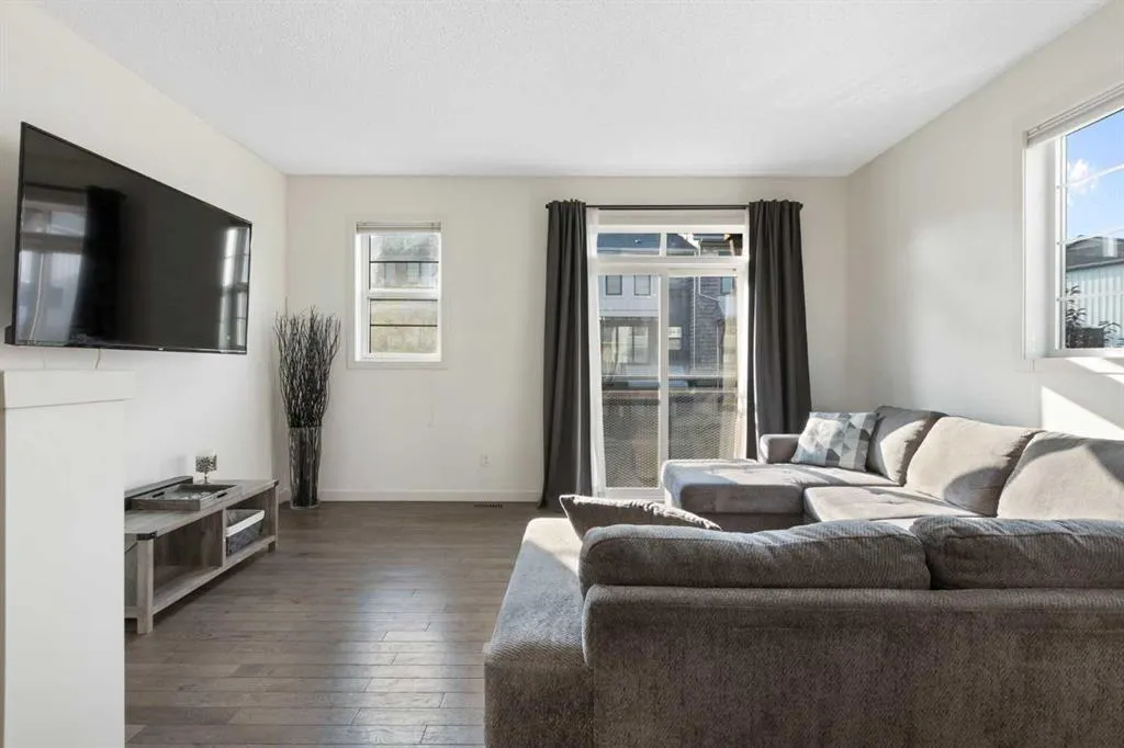 62 Walden Walk SE