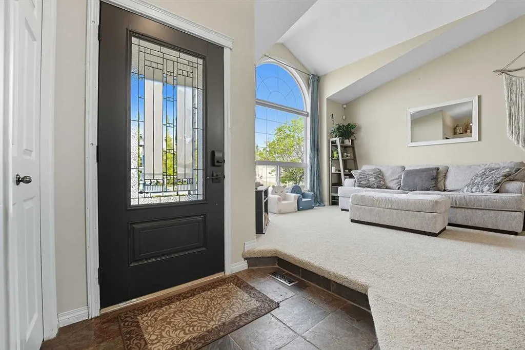 102 Dubois Crescent
