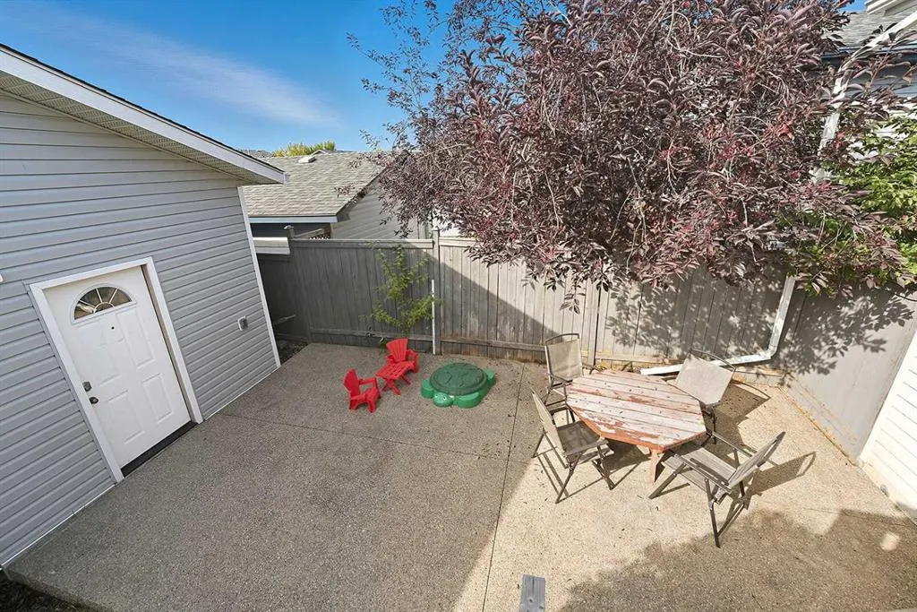 102 Dubois Crescent