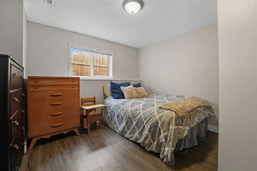 102 Dubois Crescent