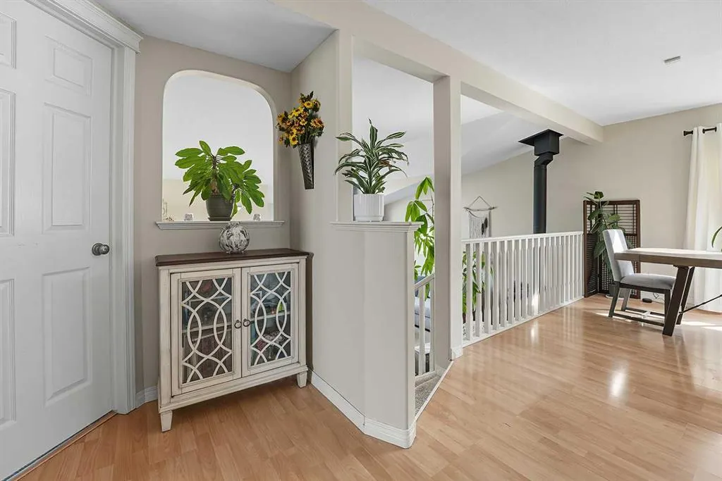 102 Dubois Crescent