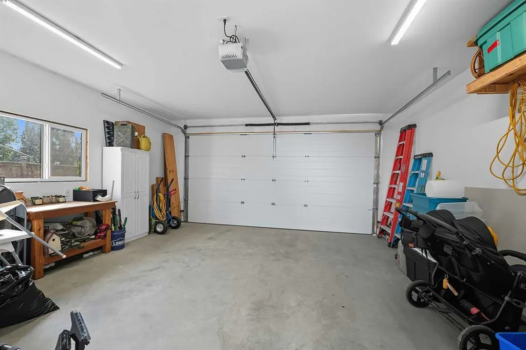 102 Dubois Crescent