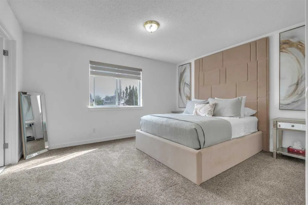 190 Costa Mesa Close NE