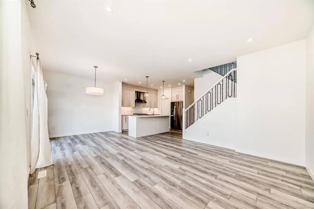 110 Corner Meadows Grove NE