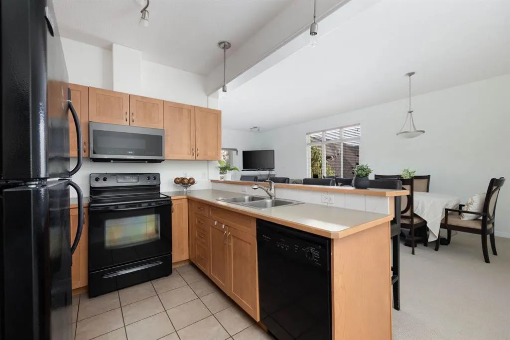 105 Fontaine Crescent, #105