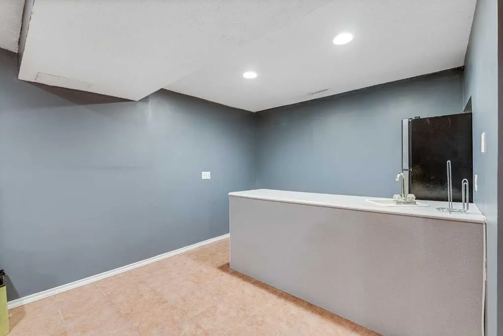 228 Theodore Place NW, #33