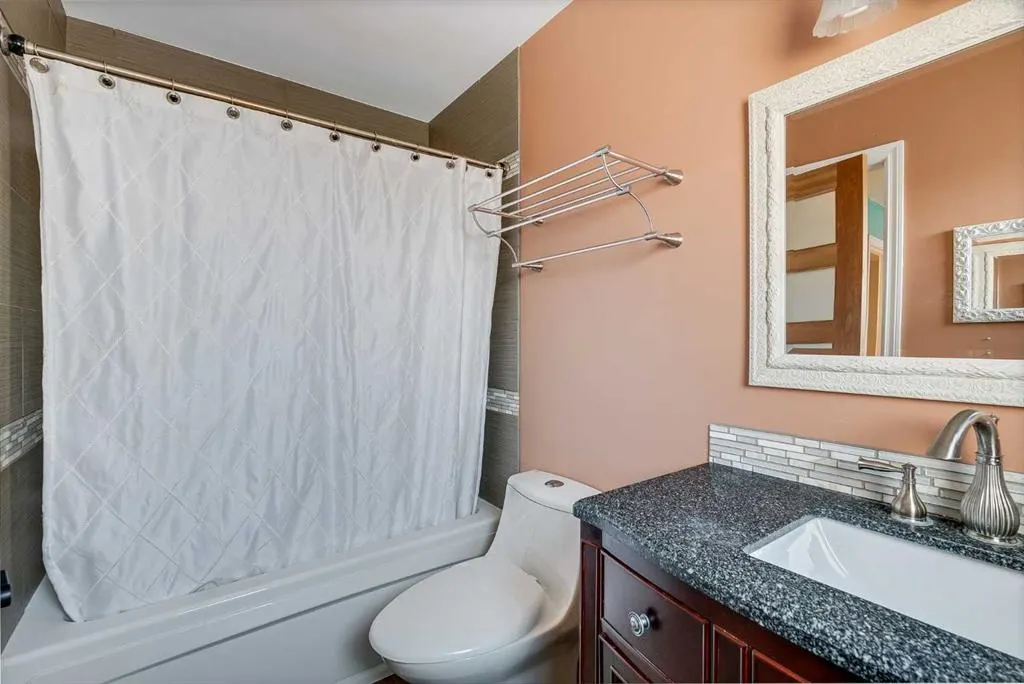228 Theodore Place NW, #33