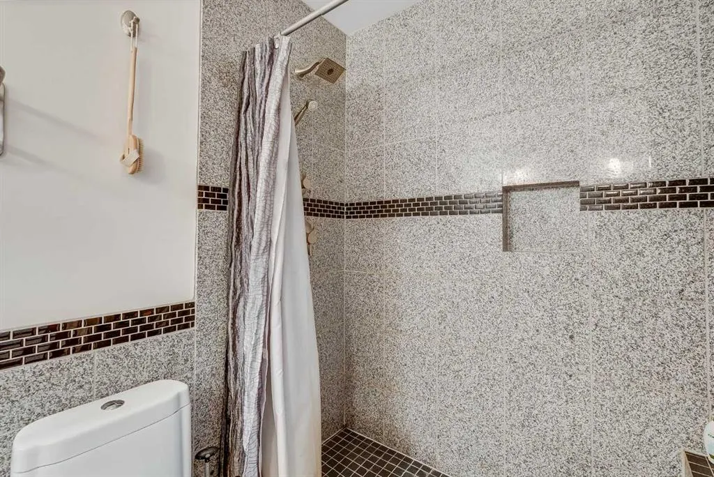 228 Theodore Place NW, #33