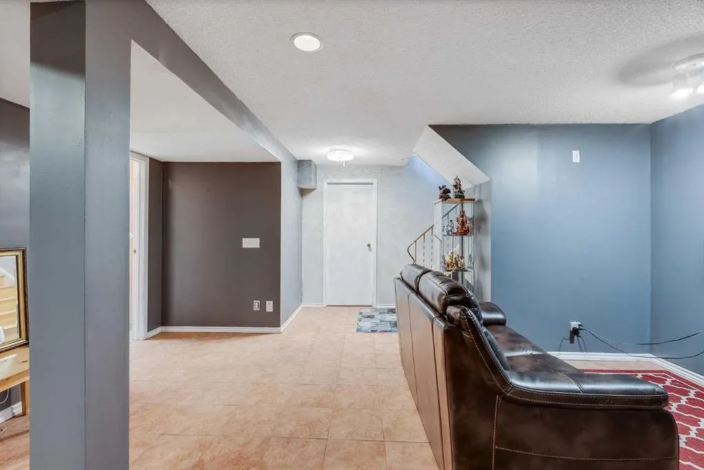 228 Theodore Place NW, #33
