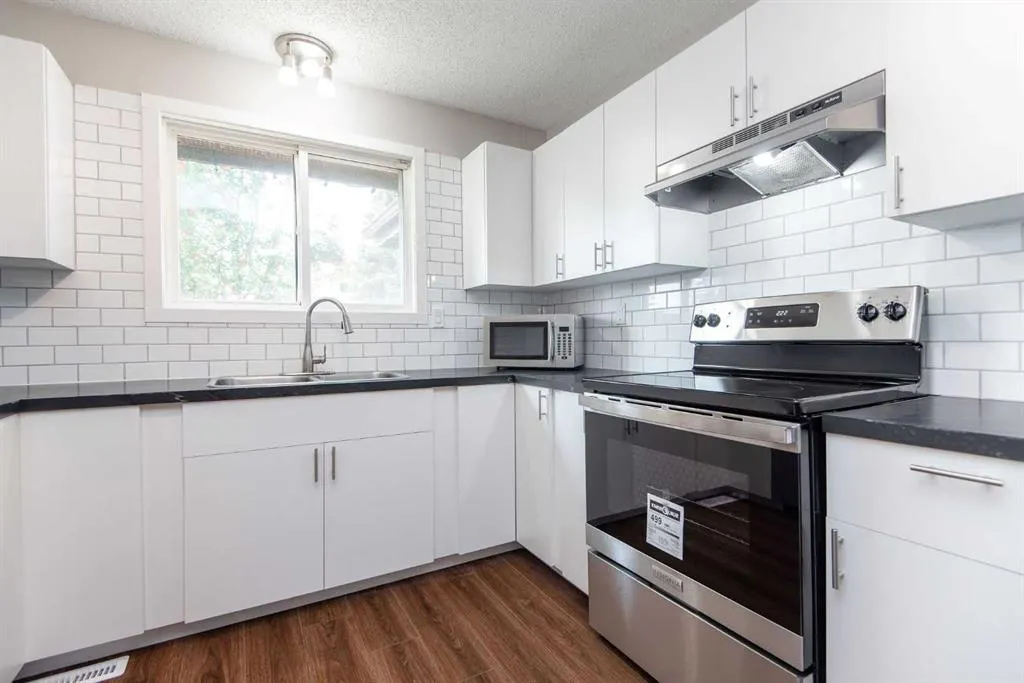 19 Glendale Boulevard