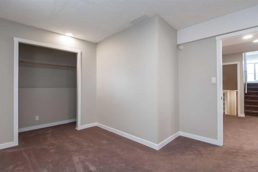 19 Glendale Boulevard