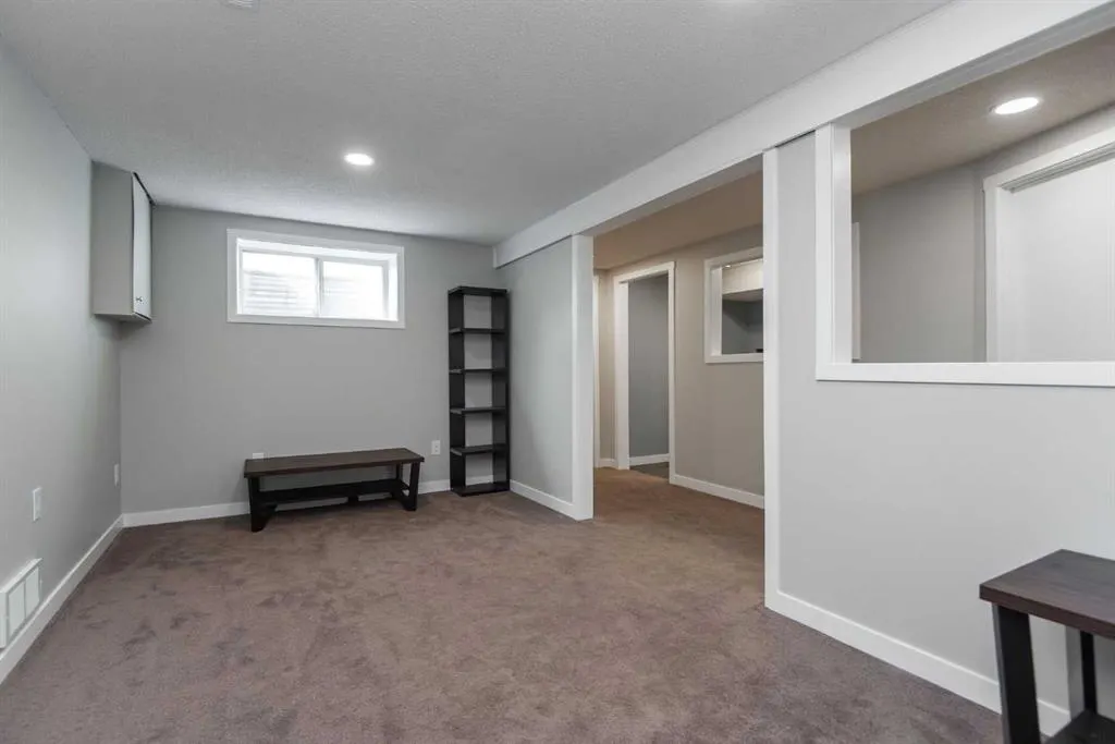 19 Glendale Boulevard
